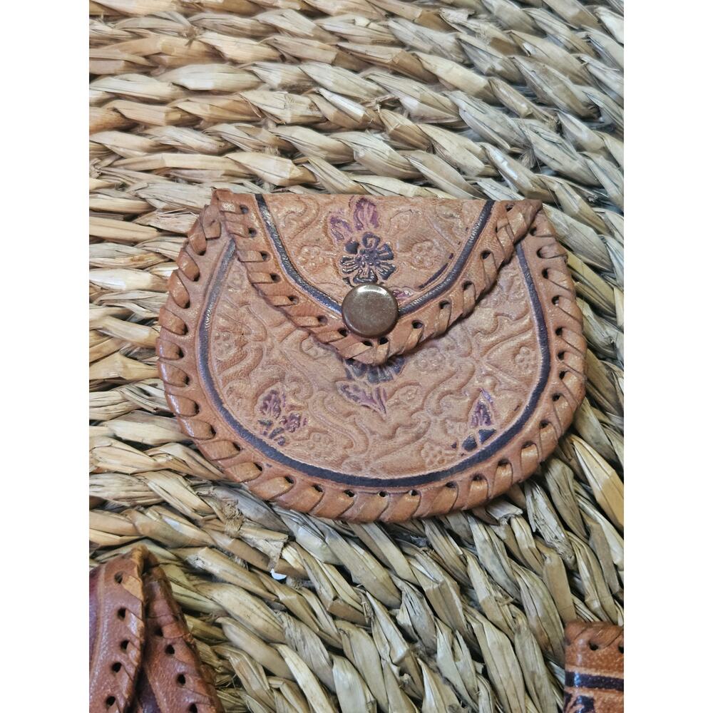 Vintage Hand-Tooled Leather Clutch Set – Matching Coin Purse & Bifold Wallet - Picture 4 of 4
